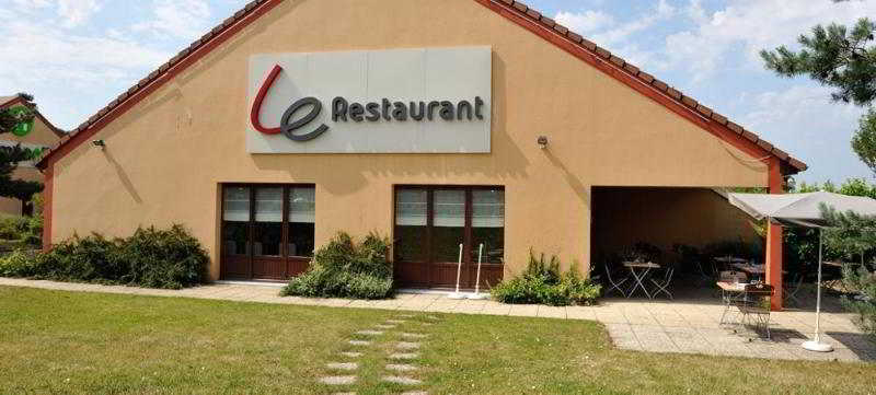 Campanile Moulins 3* Avermes