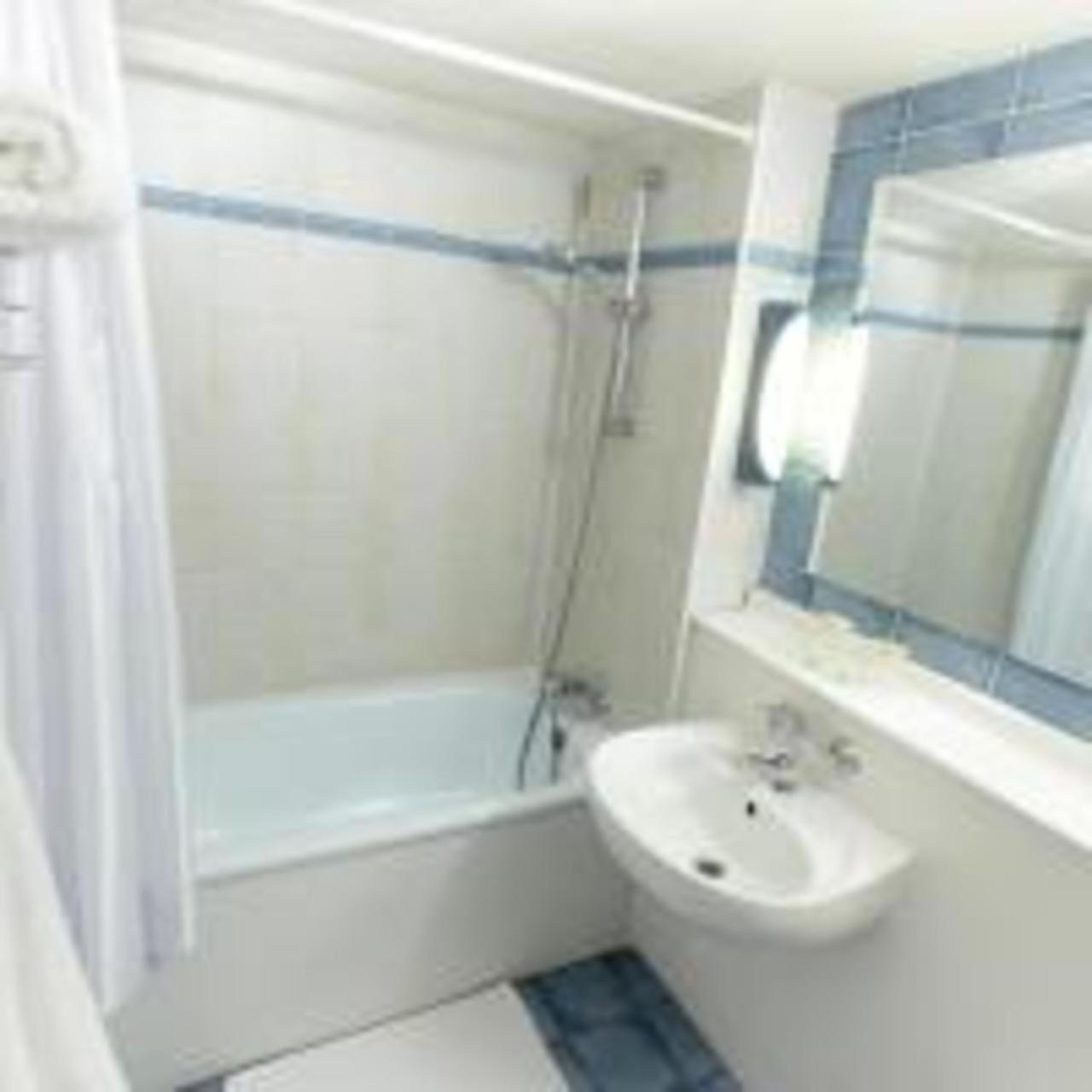 Hotel Campanile Moulins 3*